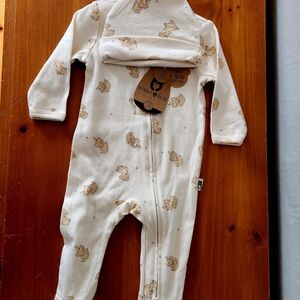 NWT Rabbit and Bear 3-6m Puppy Print Footie